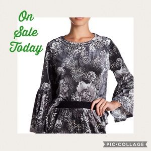 Wild Pearl Printed Velour Blouse SZ L NWT